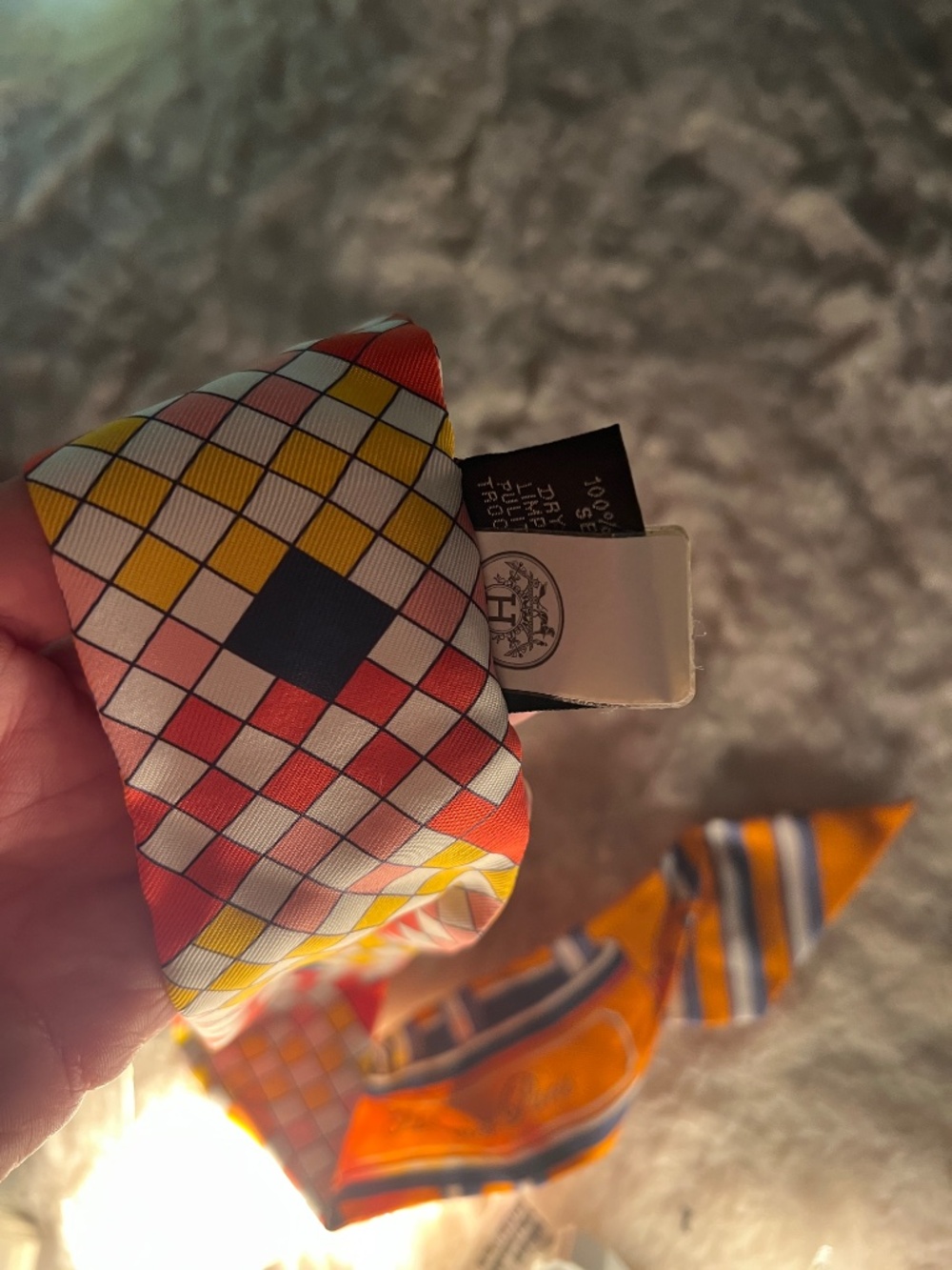 HERMES SILK COLLIERS ET CHIENS TWILLY ORANGE / GRIS BLEUTE - Picture 4 of 12